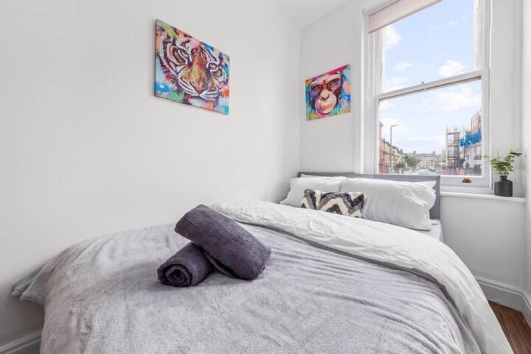 Living 2 Bedroom Flat 2 Mins To Clapahm Junction Cj *